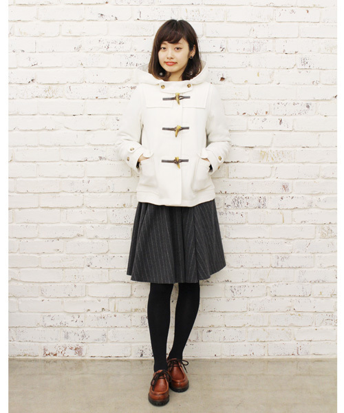 Kastane（カスタネ）の「【Kastane】ショートダッフルコート（ダッフルコート・レディース・ホワイト/チャコールグレー/ブラウン/ネイビー・MEDIUM/SMALL）」の2枚目の写真