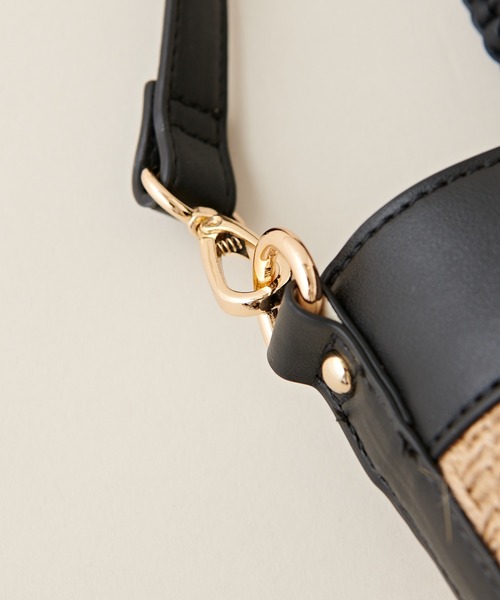 natural couture(ナチュラルクチュール)の「かがりハンドルバケツバッグ(ハンドバッグ・レディース・ブラック/ブラウン・FREE)」の22枚目の写真