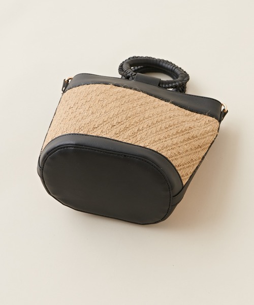 natural couture(ナチュラルクチュール)の「かがりハンドルバケツバッグ(ハンドバッグ・レディース・ブラック/ブラウン・FREE)」の11枚目の写真