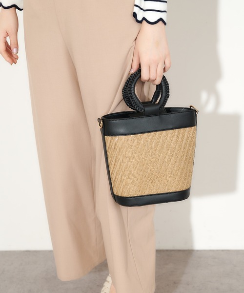 natural couture(ナチュラルクチュール)の「かがりハンドルバケツバッグ(ハンドバッグ・レディース・ブラック/ブラウン・FREE)」の5枚目の写真