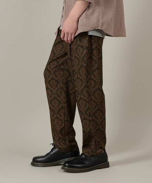 SlashDate（スラッシュデイト）の「総柄プリントとろみテーパードパンツ／エスニック（その他パンツ・メンズ・ブラック系その他/グレー系その他・M/L）」の4枚目の写真