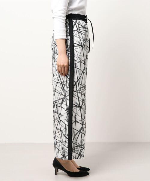 La SRIC（ラスリック）の「La SRIC / スラッシュ柄イージーパンツ 【セットアップ可】（その他パンツ・レディース・ブラック/オフホワイト・38）」の18枚目の写真