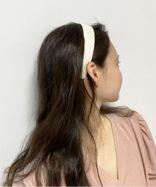 by muni:r(バイ ムニール)の「パステルカラードットポイントヘアバンド(カチューシャ・レディース・グレー/ピンク/アイボリー/ミント・ONE SIZE)」の2枚目の写真