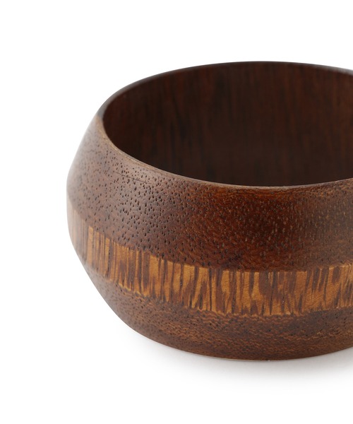 MADEMOISELLE ROPE'(マドモアゼル ロペ)の「ウッドビッグバングル(バングル/リストバンド・レディース・ダークブラウン・FREE)」の4枚目の写真