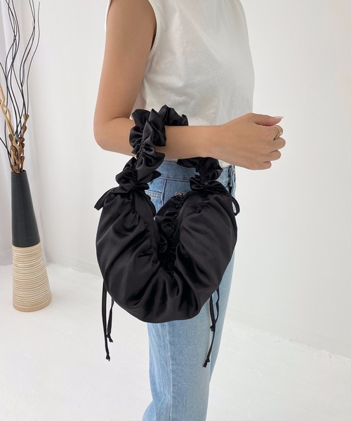 StyleSea（スタイルシー）の「シャーリングショルダーバッグ（ショルダーバッグ・レディース・ブラック/アイボリー/シルバー/ラベンダー・FREE）」の5枚目の写真