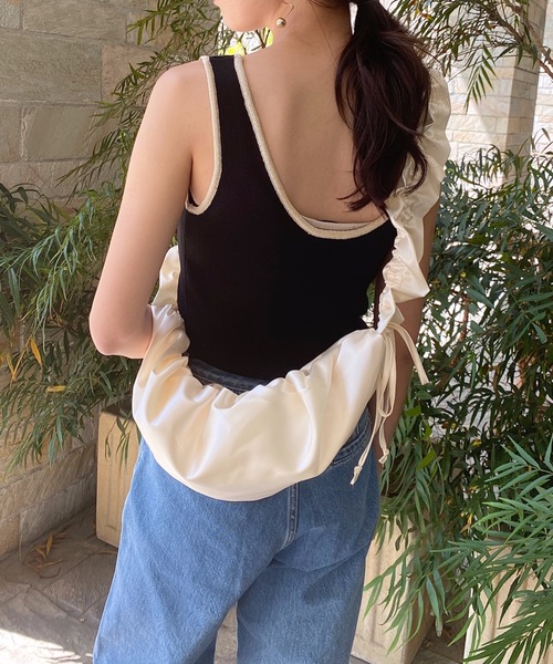 StyleSea（スタイルシー）の「シャーリングショルダーバッグ（ショルダーバッグ・レディース・ブラック/アイボリー/シルバー/ラベンダー・FREE）」の22枚目の写真