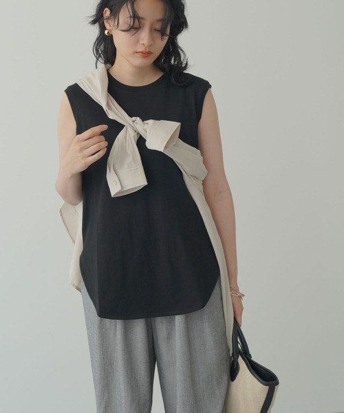 AMERICAN HOLIC（アメリカンホリック）の「裾ラウンドノースリーブカットプルオーバー（Tシャツ/カットソー・レディース・ブラック/グレイッシュベージュ/ブルー系その他2/その他7・L/S/M）」の2枚目の写真