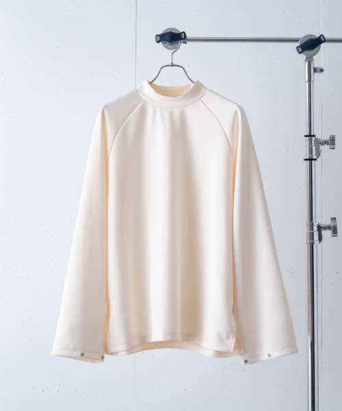 ln fortis（ロンフォルティス）の「ln fortis - 2wayスリーブモックネックTシャツ（Tシャツ/カットソー・メンズ・ホワイト/ブラック・SMALL/MEDIUM）」の4枚目の写真