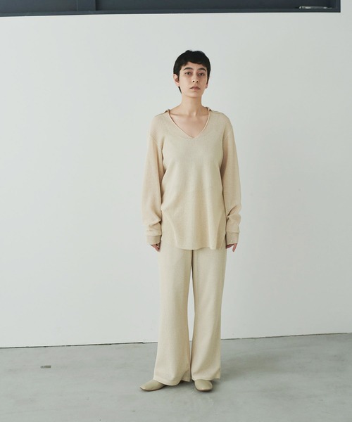 UNDECORATED（アンデコレイテッド）の「UNDECORATED アンデコレイテッド / WASHI KNIT TOP 和紙 オーバーサイズ  スキッパー 深Vネックニット（セットアップ） / UDS22804（ニット/セーター・レディース・ブラック/ベージュ・FREE）」の3枚目の写真