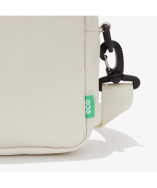 THE NORTH FACE（ザノースフェイス）の「THE NORTH FACE ザ・ノースフェイス / ハーフドームロゴ 横型 ミニショルダーバッグ WL LOGO CROSS BAG S（ショルダーバッグ・メンズ・ブラック/アイボリー・FREE）」の5枚目の写真
