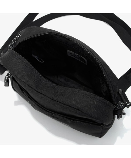 THE NORTH FACE（ザノースフェイス）の「THE NORTH FACE ザ・ノースフェイス / ハーフドームロゴ 横型 ミニショルダーバッグ WL LOGO CROSS BAG S（ショルダーバッグ・メンズ・ブラック/アイボリー・FREE）」の11枚目の写真