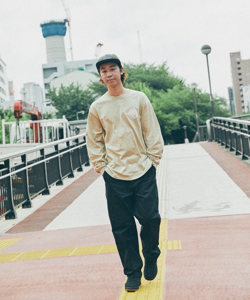 HUF(ハフ)の「REGIONAL L/S TEE / HUF ロングスリーブTシャツ(Tシャツ/カットソー・メンズ・ブラック/ホワイト/ブルー系その他/ベージュ/ホワイト系その他/ホワイト×ブラック・LARGE/X-LARGE/XX-LARGE/MEDIUM/SMALL)」の12枚目の写真