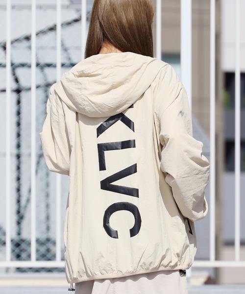 ROOPTOKYO(ループトウキョウ)の「VALENCIANO BY KELME/バレンシアーノバイケレメ フロントロゴ ナイロンパーカー(ナイロンジャケット・メンズ・ブラック/ベージュ・L/XL/M)」の6枚目の写真