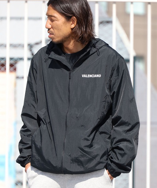 ROOPTOKYO(ループトウキョウ)の「VALENCIANO BY KELME/バレンシアーノバイケレメ フロントロゴ ナイロンパーカー(ナイロンジャケット・メンズ・ブラック/ベージュ・L/XL/M)」の7枚目の写真