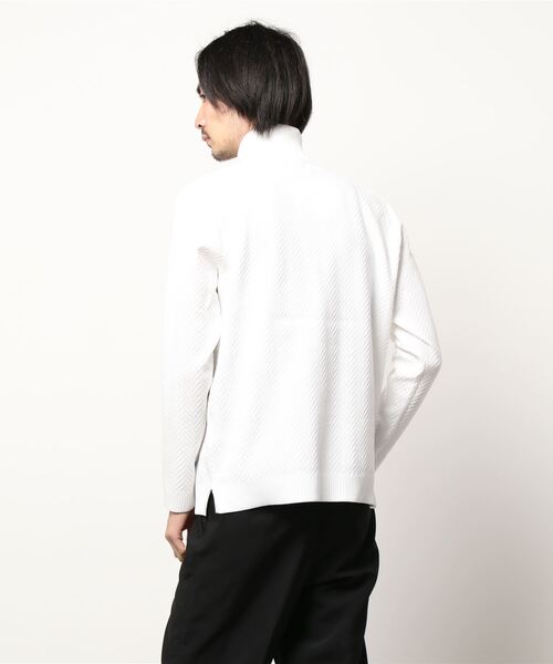 NICOLE CLUB FOR MEN（ニコルクラブフォーメン）の「【21年モデル】ヘリンボン柄タートルネックニット（ニット/セーター・メンズ・ボルドー/ダークブラウン/ブラック系その他/ブラック/オフホワイト/ホワイト×ブラック・LARGE/MEDIUM/X-LARGE）」の7枚目の写真
