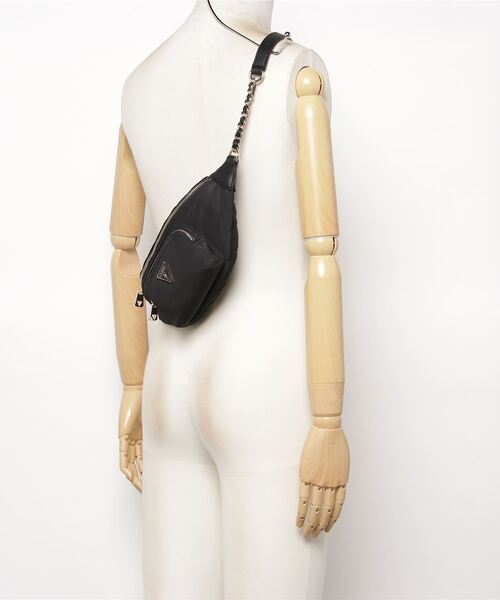 Guess（ゲス）の「ECO GEMMA Crossbody Sling（ショルダーバッグ・レディース・ブラック/レッド/レッド系その他/ライトピンク・ONE SIZE）」の18枚目の写真