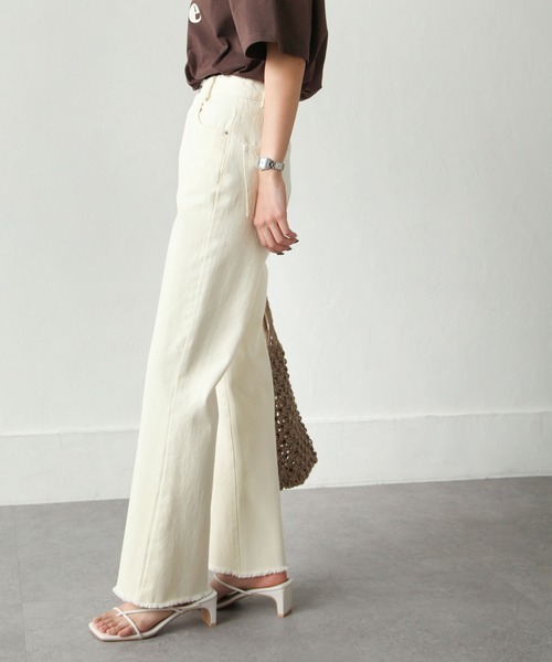 Chillfar（チルファー）の「フリンジフレアデニムパンツ（デニムパンツ・レディース・ブラック/サックスブルー/ブルー/アイボリー/ワンウォッシュ・SMALL/MEDIUM）」の21枚目の写真