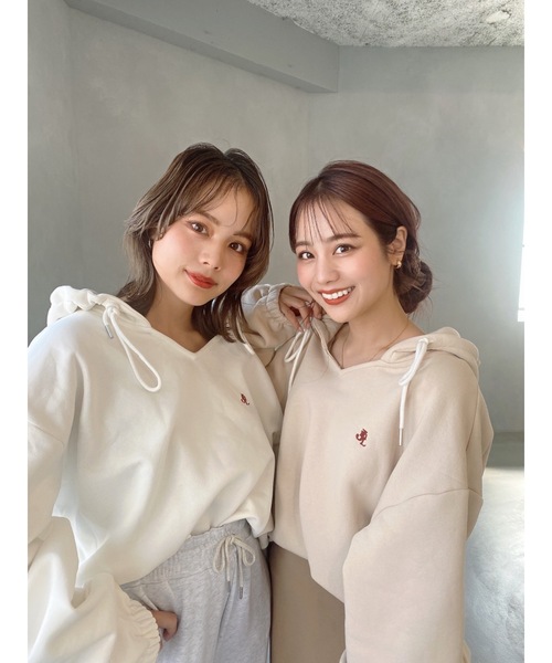 JUMELLE（ジュメロ）の「JMLロゴ刺繍フーディ（スウェット・レディース・ホワイト/ベージュ・FREE）」の5枚目の写真