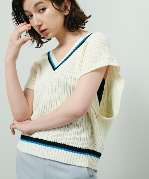 Lui's(ルイス)の「ラインニットベスト(ベスト・レディース・ホワイト/スカイブルー/ブラック・FREE)」の1枚目の写真