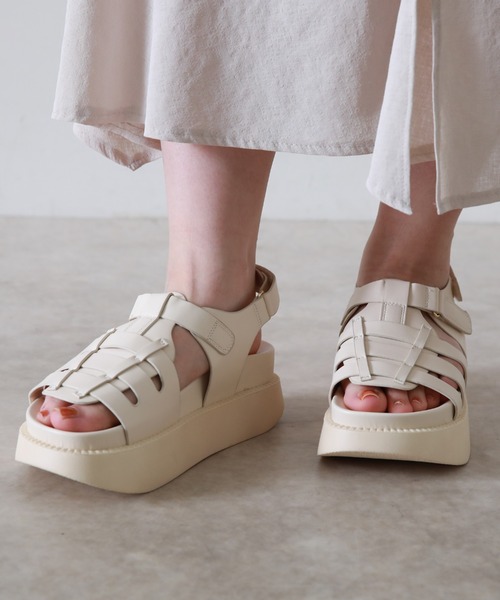 Cheek（チーク）の「ボリュームソールグルカサンダル（サンダル・レディース・ブラック/アイボリー・SMALL/MEDIUM/LARGE）」の3枚目の写真