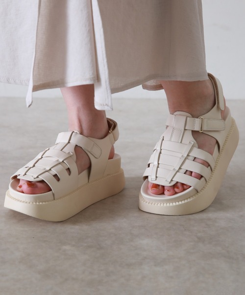 Cheek（チーク）の「ボリュームソールグルカサンダル（サンダル・レディース・ブラック/アイボリー・SMALL/MEDIUM/LARGE）」の4枚目の写真