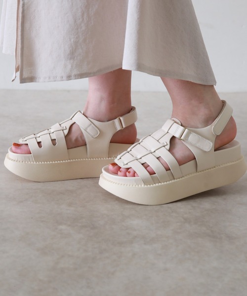 Cheek（チーク）の「ボリュームソールグルカサンダル（サンダル・レディース・ブラック/アイボリー・SMALL/MEDIUM/LARGE）」の5枚目の写真