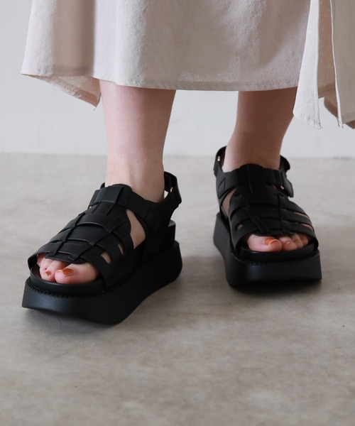 Cheek（チーク）の「ボリュームソールグルカサンダル（サンダル・レディース・ブラック/アイボリー・SMALL/MEDIUM/LARGE）」の7枚目の写真