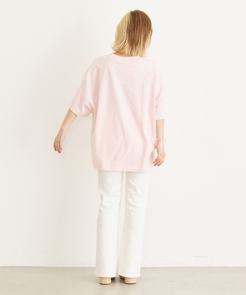 MILKFED.（ミルクフェド）の「DEFORMED LOGO BIG TOP（Tシャツ/カットソー・レディース・ホワイト/ブラック/ライトピンク・ONE SIZE）」の21枚目の写真
