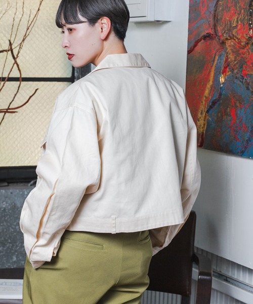 kutir（クティール）の「セットアップ可　ミリタリーショートジャケット（ミリタリージャケット・レディース・アイボリー/チャコールグレー・FREE）」の4枚目の写真