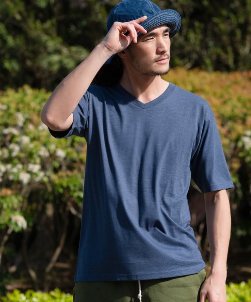 Blue Standard （ブルースタンダード）の「【BLUE STANDARD/ブルースタンダード】汗染みの目立ちにくいTシャツ ゼロステイン　撥水性　UVカット VネックTシャツ（Tシャツ/カットソー・メンズ・ホワイト/チャコールグレー/ブラック/ネイビー/グレー/オリーブ/ブルー/ライトベージュ・SMALL/MEDIUM/LARGE/X-LARGE）」の8枚目の写真