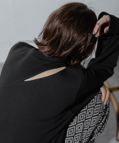 ANOGH（アノフ）の「CUTTING SWEAT PO（スウェット・レディース・ホワイト/バーガンディー・FREE）」の13枚目の写真