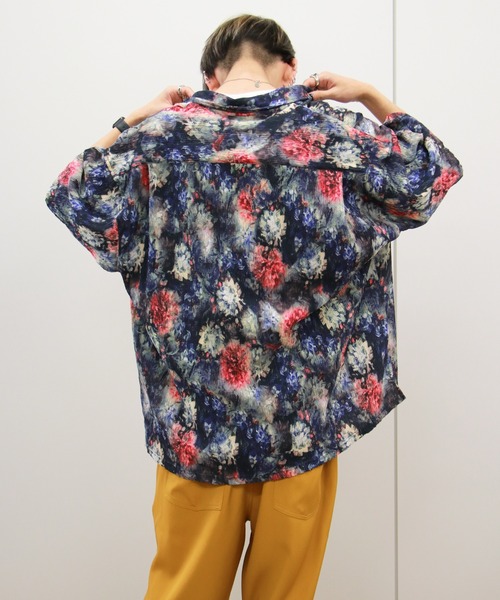 VENCEEXCHANGE（ヴァンスエクスチェンジ）の「花柄プリーツショートスリーブシャツ（シャツ/ブラウス・メンズ・ネイビー/ワインレッド・M/L）」の7枚目の写真