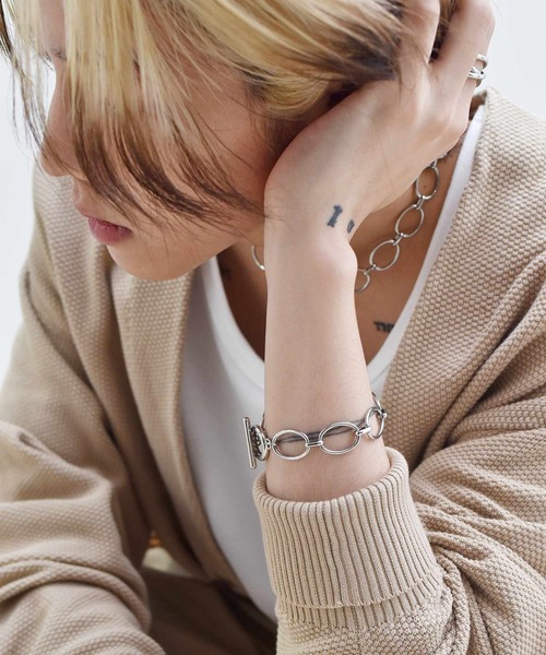 LHME（エルエイチエムイー）の「【WEB限定】”Gleam”オーバルチャンキーチェーンブレスレット/サージカルステンレス（金属アレルギー対応）【LHME / エルエイチエムイー】（ブレスレット・レディース・シルバー/ゴールド・ONE SIZE）」の12枚目の写真
