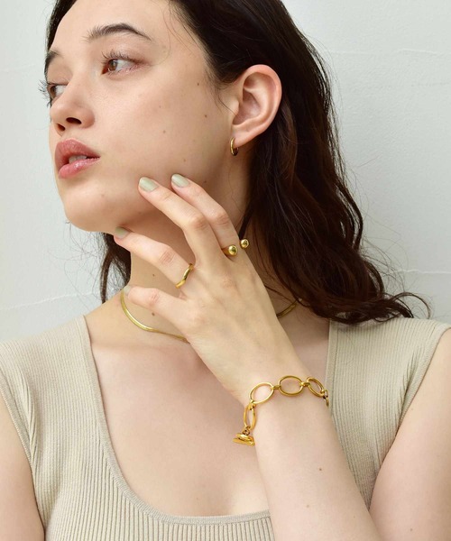 LHME（エルエイチエムイー）の「【WEB限定】”Gleam”オーバルチャンキーチェーンブレスレット/サージカルステンレス（金属アレルギー対応）【LHME / エルエイチエムイー】（ブレスレット・レディース・シルバー/ゴールド・ONE SIZE）」の21枚目の写真