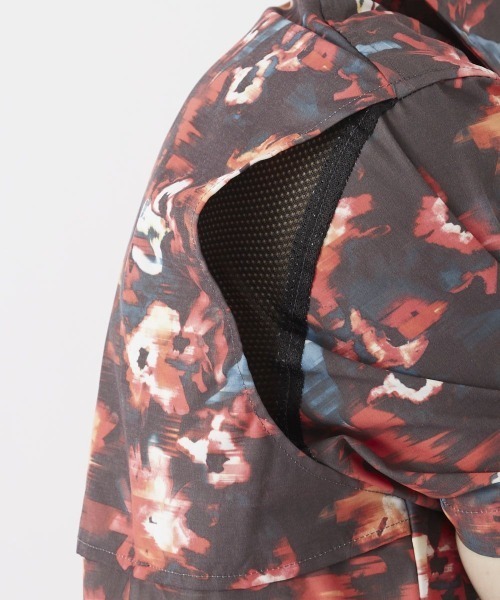 RUSTY(ラスティ)の「RUSTY/ラスティ シャツ メンズ ストレッチ 総柄 ベンチレーション ポケット付き 前開き リゾート 半袖 シャツ(シャツ/ブラウス・メンズ・ブラック/レッド・M/L/XL)」の5枚目の写真