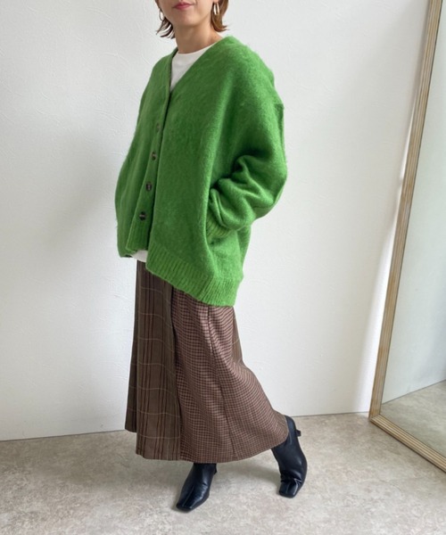 LHELBIE（レルビエ）の「シャギーニットカーディガン（カーディガン/ボレロ・レディース・ベージュ/ネイビー/オフホワイト/グリーン/パープル/グレイッシュブルー/ピンク・M）」の10枚目の写真