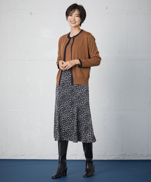 J.PRESS(ジェイプレス)の「【洗える】トリムツイン ニット(アンサンブル・レディース・黄土色系/ブラック系/サックスブルー系/グレー系・MEDIUM/LARGE)」の8枚目の写真