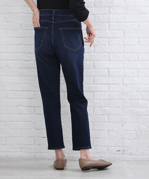 SHOO・LA・RUE（シューラルー）の「◆程よいシルエットでどんなスタイルにもマッチ！デニム テーパードパンツ（デニムパンツ・レディース・ブルー/ダークネイビー・01/02/03/04/05/10）」の22枚目の写真
