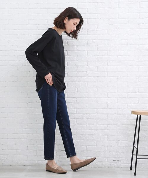 SHOO・LA・RUE（シューラルー）の「◆程よいシルエットでどんなスタイルにもマッチ！デニム テーパードパンツ（デニムパンツ・レディース・ブルー/ダークネイビー・01/02/03/04/05/10）」の5枚目の写真