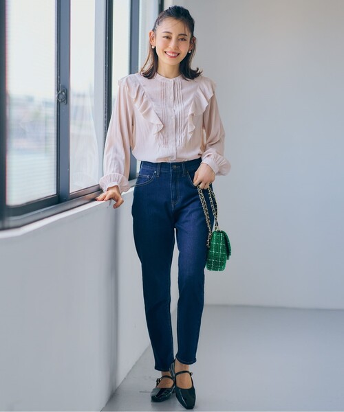 SHOO・LA・RUE（シューラルー）の「◆程よいシルエットでどんなスタイルにもマッチ！デニム テーパードパンツ（デニムパンツ・レディース・ブルー/ダークネイビー・01/02/03/04/05/10）」の12枚目の写真