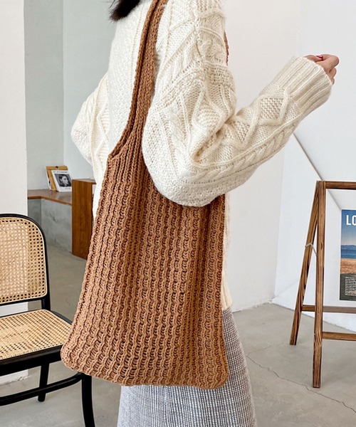 florist（フローリスト）の「【A4収納可】編みニットトートバッグ（トートバッグ・レディース・オフホワイト/ベージュ/キャメル/モカ/ブラック・FREE）」の11枚目の写真