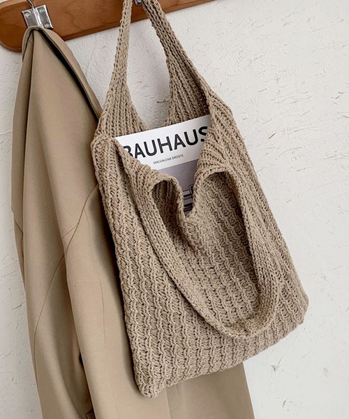 florist（フローリスト）の「【A4収納可】編みニットトートバッグ（トートバッグ・レディース・オフホワイト/ベージュ/キャメル/モカ/ブラック・FREE）」の15枚目の写真