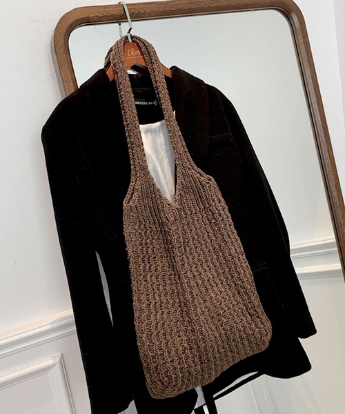 florist（フローリスト）の「【A4収納可】編みニットトートバッグ（トートバッグ・レディース・オフホワイト/ベージュ/キャメル/モカ/ブラック・FREE）」の9枚目の写真