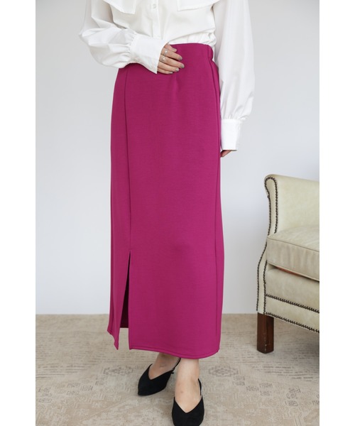 &. NOSTALGIA（アンドドットノスタルジア）の「【ZOZO限定】スムースタッチスリットタイトロングスカート（スカート・レディース・ブラック/パープル/ピンク/オレンジ/グリーン/グレイッシュベージュ/テラコッタ・FREE）」の6枚目の写真