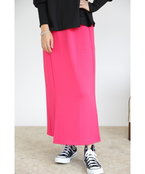 &. NOSTALGIA（アンドドットノスタルジア）の「【ZOZO限定】スムースタッチスリットタイトロングスカート（スカート・レディース・ブラック/パープル/ピンク/オレンジ/グリーン/グレイッシュベージュ/テラコッタ・FREE）」の7枚目の写真