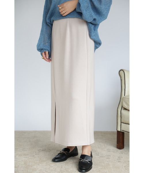 &. NOSTALGIA（アンドドットノスタルジア）の「【ZOZO限定】スムースタッチスリットタイトロングスカート（スカート・レディース・ブラック/パープル/ピンク/オレンジ/グリーン/グレイッシュベージュ/テラコッタ・FREE）」の4枚目の写真