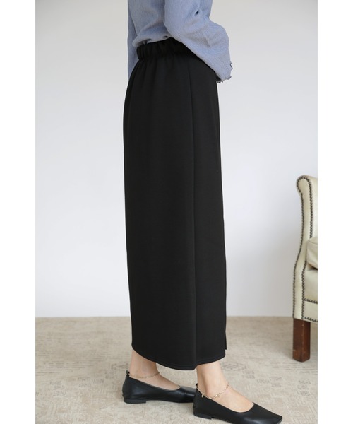 &. NOSTALGIA（アンドドットノスタルジア）の「【ZOZO限定】スムースタッチスリットタイトロングスカート（スカート・レディース・ブラック/パープル/ピンク/オレンジ/グリーン/グレイッシュベージュ/テラコッタ・FREE）」の11枚目の写真