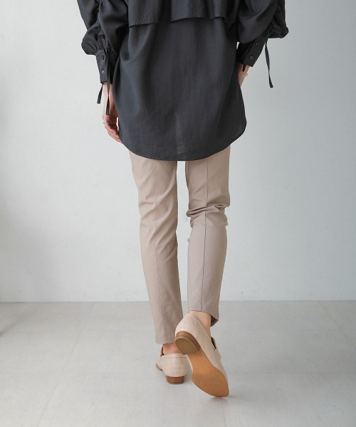 Bou Jeloud（ブージュルード）の「《抗菌・防臭加工》着丈＋3cm バック切替ラインHAKIYASEパンツ（その他パンツ・レディース・オリーブ/ブラック/グレー/ブルー/ベージュ/ボルドー・36/38/40/42/34）」の9枚目の写真