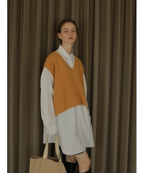 AMAIL（アマイル）の「Bulky deep vest（ベスト・レディース・グレー/ホワイト/マスタード・FREE）」の3枚目の写真