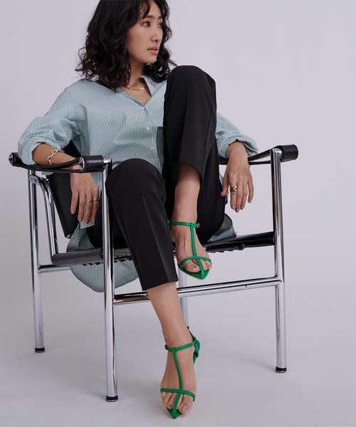 UR'S（ユアーズ）の「クロスデザインストラップフラットサンダル（サンダル・レディース・ブラック/アイボリー/グリーン系その他・S/M/L/LL）」の11枚目の写真